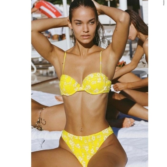 TRIANGL YELLOW WHITE FLORAL SMOCKED BIKINI BOTTOM SIZE SMALL - Picture 1 of 7